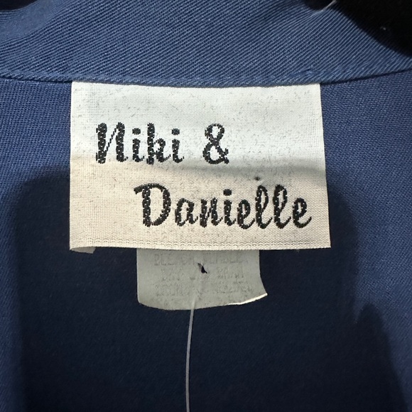 Niki & Danielle | Vintage Jean Jacket - Picture 3 of 4